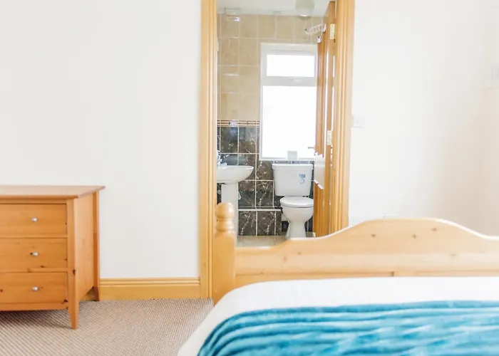 Duncarbury Heights - 4 Bedroom Detached House *