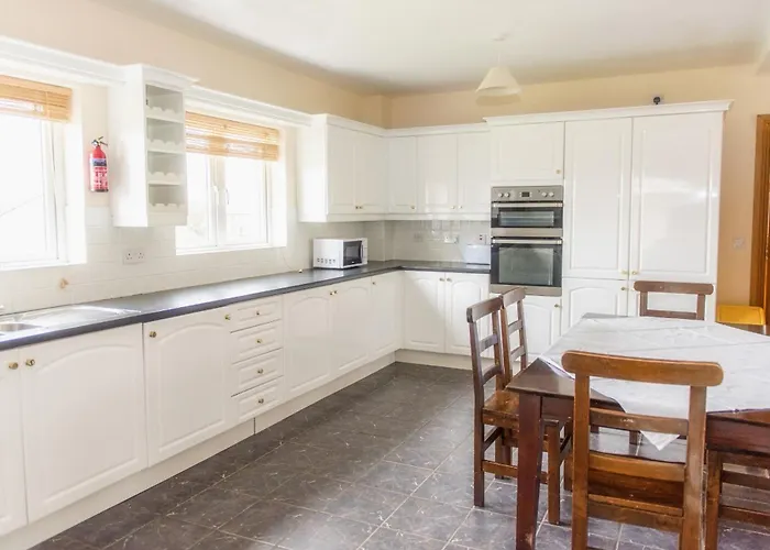 Duncarbury Heights - 4 Bedroom Detached House