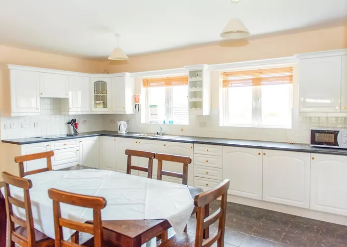 Hébergement de vacances Duncarbury Heights - 4 Bedroom Detached House