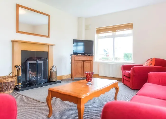 Duncarbury Heights - 4 Bedroom Detached House Hébergement de vacances *